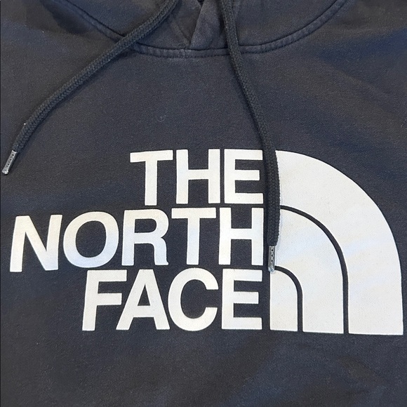 The North Face Men’s Black Pullover Hoodie with Kangaroo Pocket Size M - Picture 2 of 7
